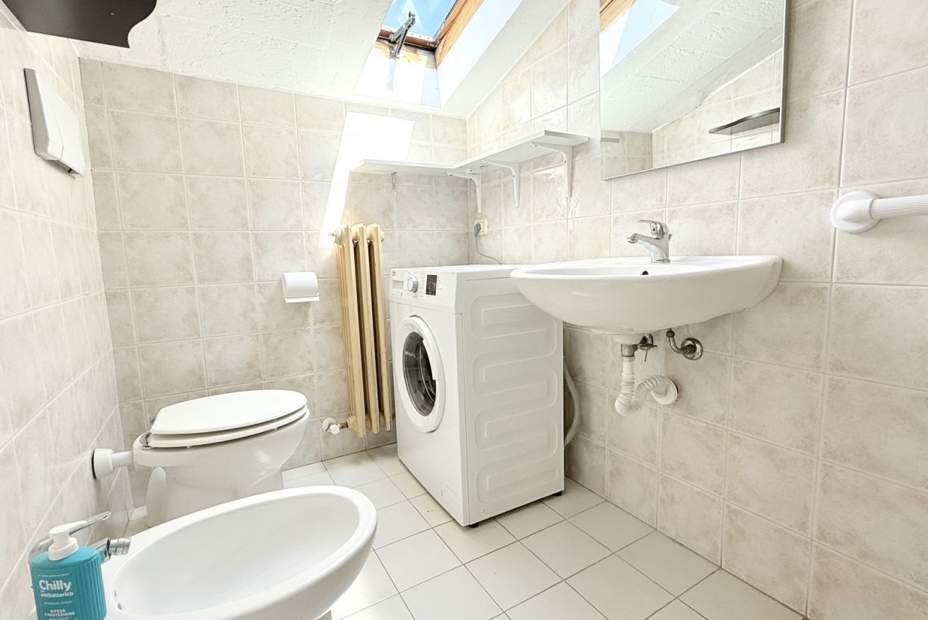 Doccia, bidet, asciugamani