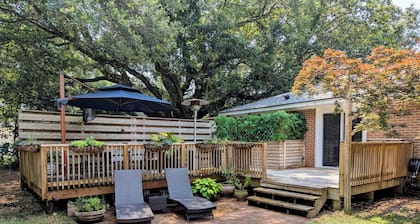 Spacious 4BR Retreat w/ Huge Yard, Outdoor Shower, Mins to Beach & Downtown