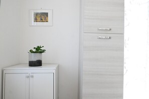 Interior - PP07 – Porto Potenza, Three-Room Apartment with Sea View and Air Conditioning (Porto Potenza Picena)