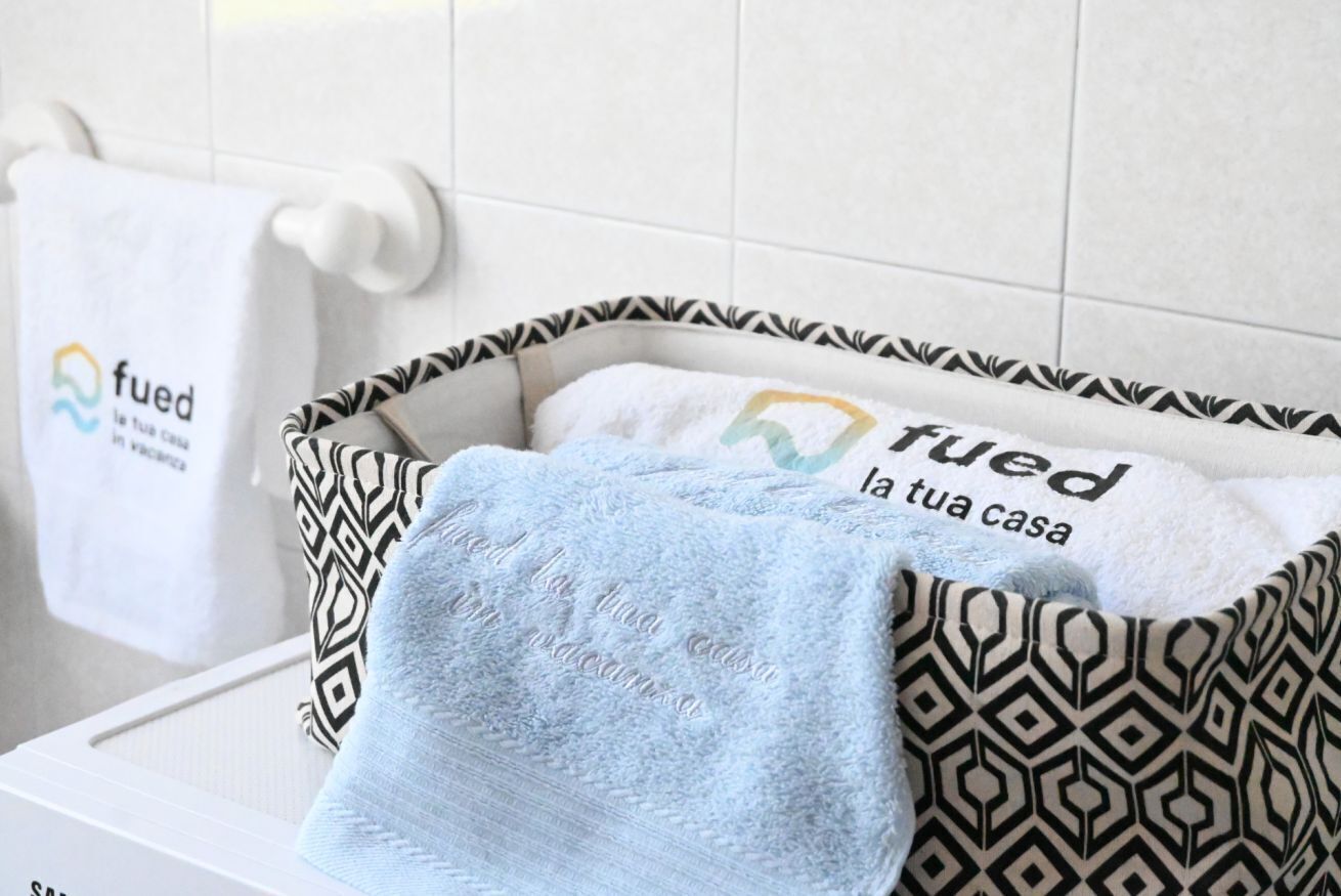 Douche, bidet, serviettes fournies