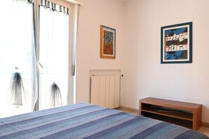 3 室のベッドルーム、ベッドシーツ