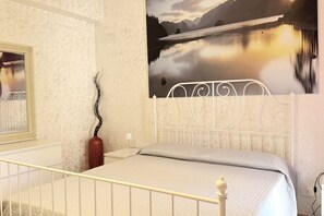 2 bedrooms, bed sheets