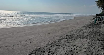 The Lux Beach Front Villa 4-bedroom with WiFi, AC in superb San Luis Talpa