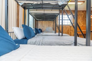 5 Schlafzimmer, Reisekinderbett, kostenloses WLAN, Bettwäsche