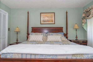 5 bedrooms, desk, iron/ironing board, travel crib - Large family friendly home close to The Villages (Wildwood)