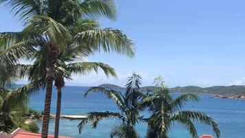 Vue depuis lâhĂ©bergement