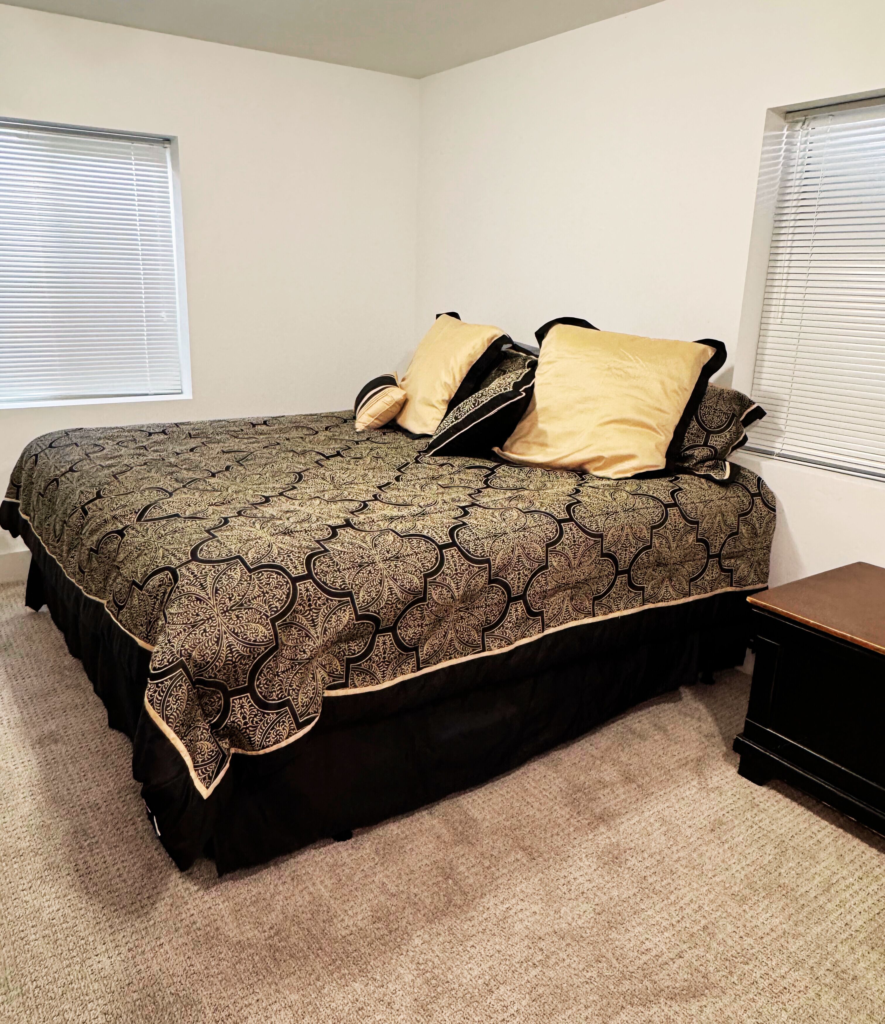 4 habitaciones, escritorio, wifi gratis y ropa de cama 