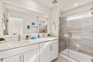 Shower, hair dryer, towels - Pool,Beach 5min Walk,10% Off! Pets,King Beds,Linens,Air Hockey, Kids Loft (Ocean City)