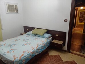 2 Schlafzimmer, Bügeleisen/Bügelbrett, Bettwäsche