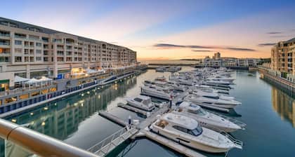 Sub-Penthouse Glenelg Waterfront | By Host Solutions