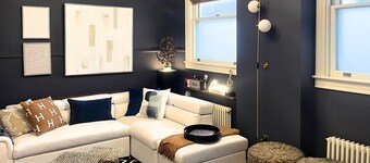 Star-Inspired 5BR Manor | Sauna, Karaoke – Sleeps 12