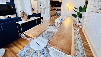 Star-Inspired 5BR Manor | Sauna, Karaoke – Sleeps 12