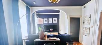 Star-Inspired 5BR Manor | Sauna, Karaoke – Sleeps 12
