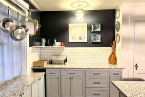 Fridge, microwave, oven, stovetop - 5BR Hollywood-Glam-Themed Historic Home + Sauna, Sleeps 12 (Lancaster)