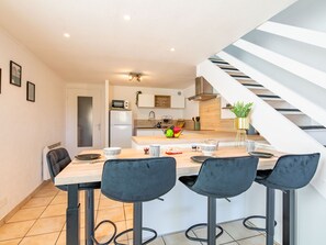 Kjøleskap, mikrobølgeovn, ovn og oppvaskmaskin