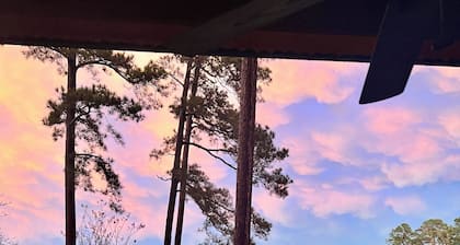 Toledo Bend Lake Record Lodge - waterfront, private boat dock and Pet-friendly!