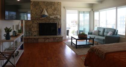 "The Grand"...Full Ocean and Catalina Views...4 Bedrooms/4 Bathrooms/2500sqft