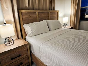 2 soverom, strykejern/-brett, reiseseng for barn og wi-fi