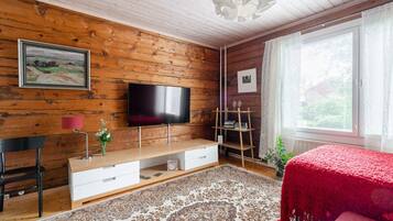 1 bedroom, desk, iron/ironing board, free WiFi