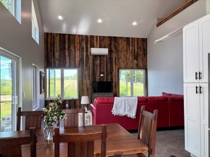 Interior - Minutes from VT! Beautiful new 3 bed, 3.5 bath home in super quiet location. (Blacksburg)