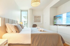 2 bedrooms, desk, iron/ironing board, free WiFi