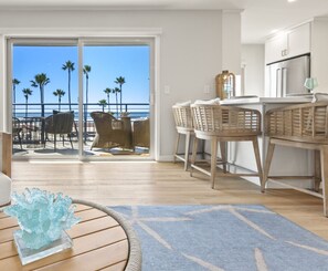 Interior - Stylish and Luxurious 2 BR BEACHFRONT with Pool & Jacuzzi! (Oceanside)