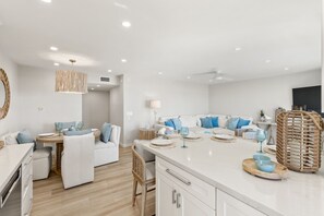 Interior - Stylish and Luxurious 2 BR BEACHFRONT with Pool & Jacuzzi! (Oceanside)