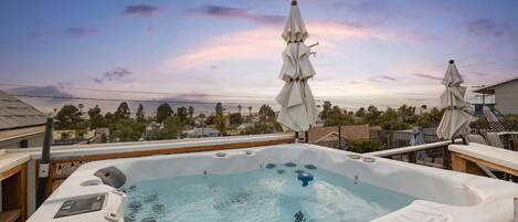 Outdoor spa tub