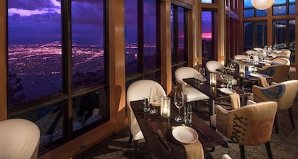 Spacious 2300 Sq Ft| Rooftop Deck/Patio| Hiking Retreat