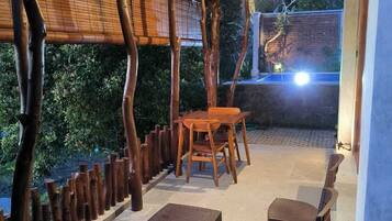 Vila Mewah, pemandangan laut terbatas | Teras/patio