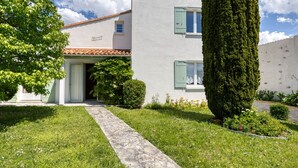 Unclassified image, 5 of 43, button - Maison Pasteur by Interhome (Vaux Sur Mer)
