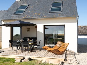 Outdoor dining - Les reflets bleus by Interhome (Kerlouan)