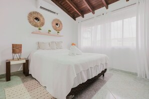 3 bedrooms, iron/ironing board, free WiFi, bed sheets - Caribbean Corner Home "Tropical" (Savaneta)