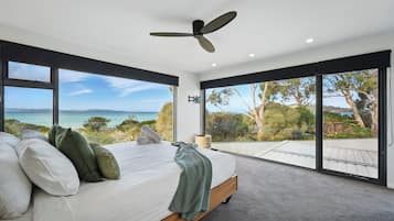 3 bedrooms, individually decorated, individually furnished