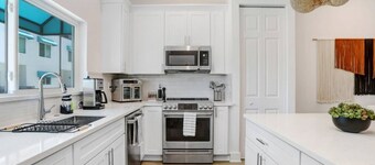 Madeira Beach Beachside Retreat 5BR 4 BA Rooftop Hot Tub