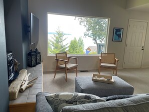 Smart-tv och eldstad