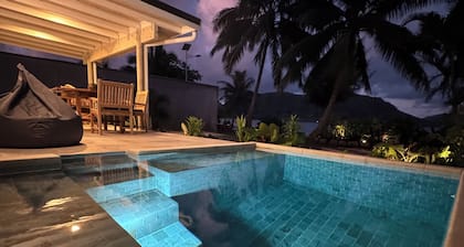 Cozy Oceanfront Villa with Private Pool & Stunning Moonrise Views
