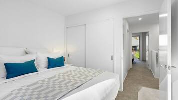 2 bedrooms, desk, iron/ironing board, travel cot