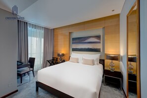 1 bedroom, desk, iron/ironing board, WiFi - 1BR Downtown Dubai | Balcony, Mall + Pool & Parking (Dubai)