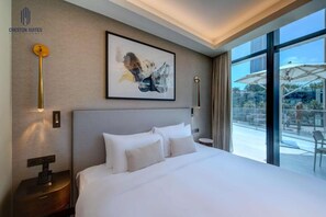 Schreibtisch, Bügeleisen/Bügelbrett, Reisekinderbett, kostenloses WLAN