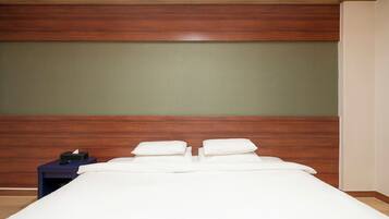 Basic Double Room, Non Smoking | Desk, free WiFi