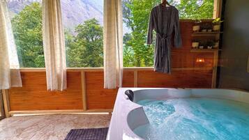 Premium Double Room, Mountain View | Bathroom | Free toiletries, soap, shampoo, toilet paper