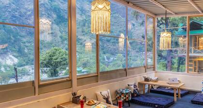 Zostel Homes Tirthan - Gushaini