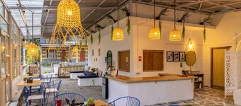 Zostel Homes Tirthan - Gushaini