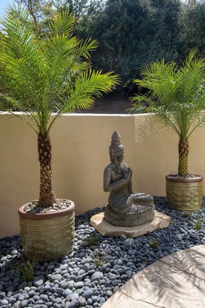 تفاصيل الفندق من الخارج