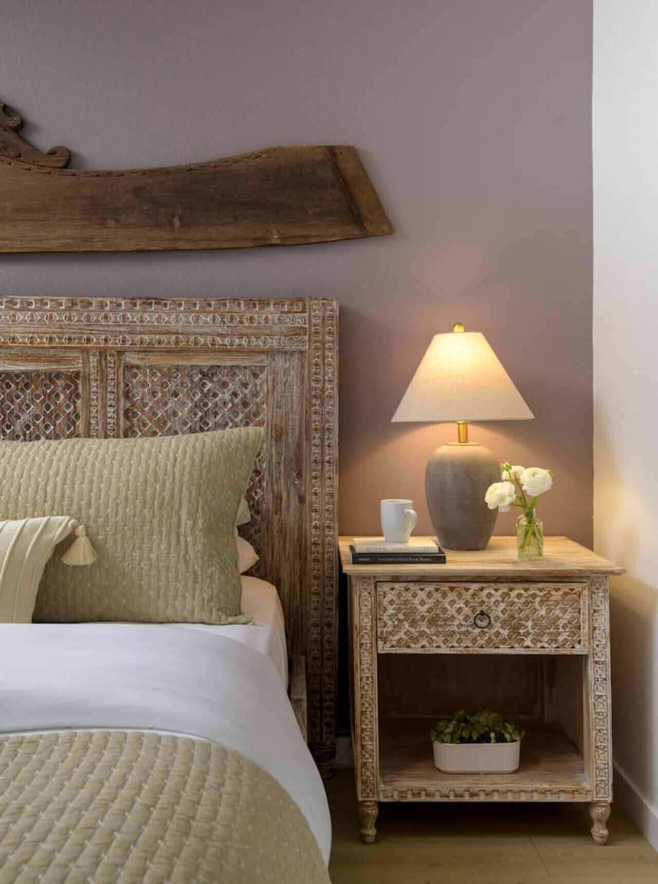 2 bedrooms, desk, iron/ironing board, travel crib