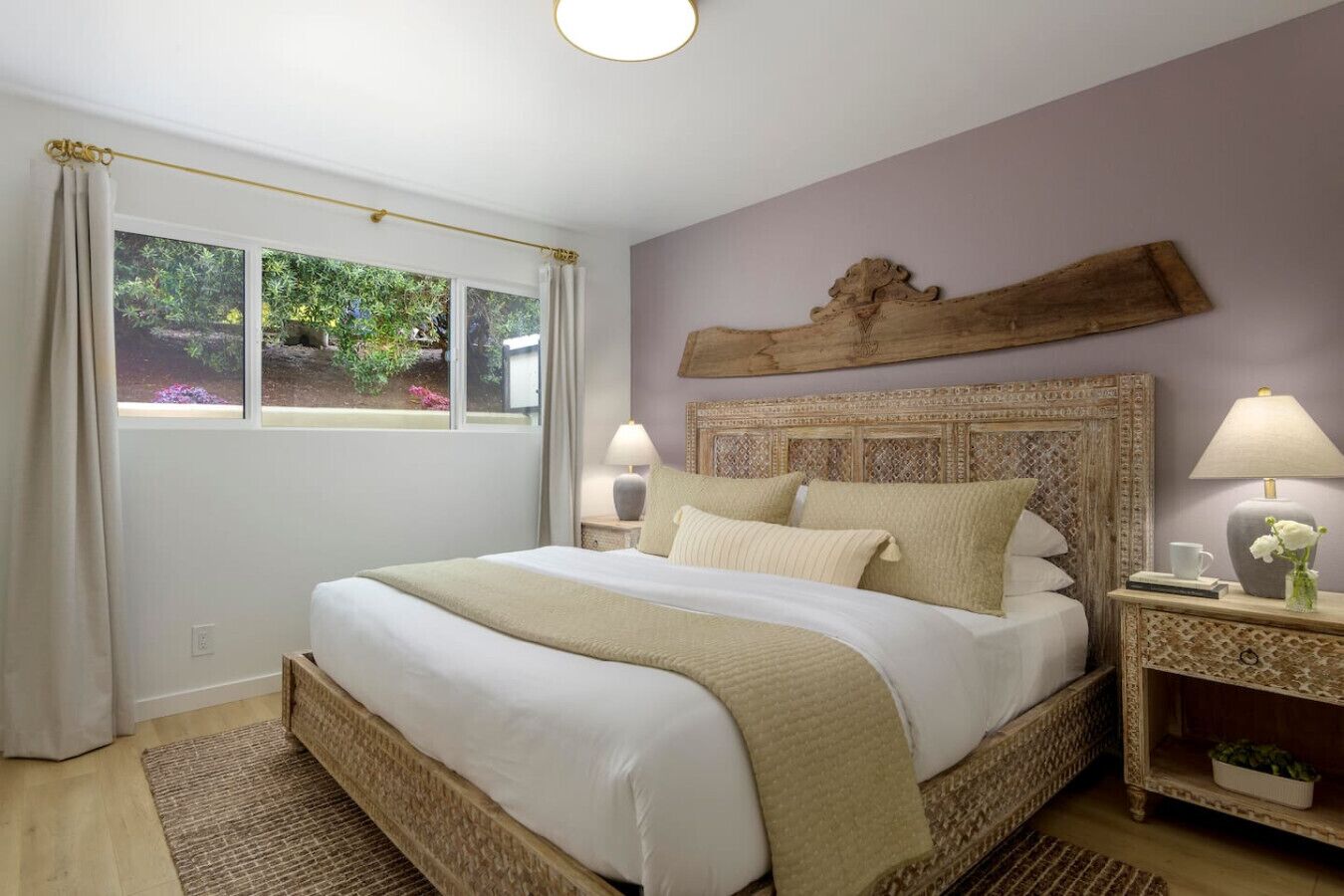 2 bedrooms, desk, iron/ironing board, travel crib