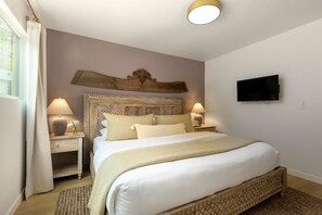 2 Schlafzimmer, Schreibtisch, Bügeleisen/Bügelbrett, Reisekinderbett