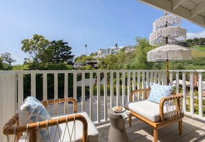 Unclassified image, 5 of 26, button