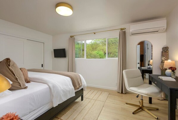 1 bedroom, desk, iron/ironing board, travel cot